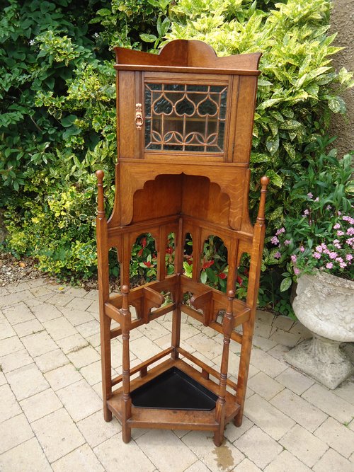 Superb Arts & Crafts corner hall stand