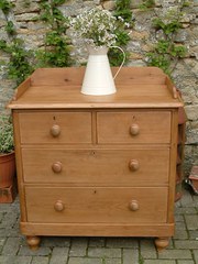 An Antique Pine Washing Chest