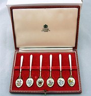 Set of silver gilt and enamel
