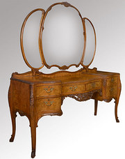 Figured walnut dressing table