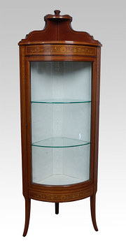 Victorian mahogany bowed corne