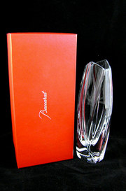 Baccarat Art Glass Small Giver