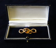 Victorian 9ct gold brooch with