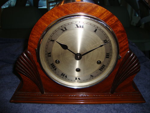 Art-deco westminster mantle clock.