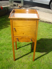 Antique Figured Wanlut Bedside