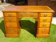 Antique Walnut Pedestal Writin