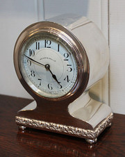 antique clocks & timepieces silver plated balloon clock en Silver Plated Balloon Clock En