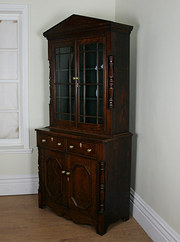 Oak Anglesey Housekeepers Cupb