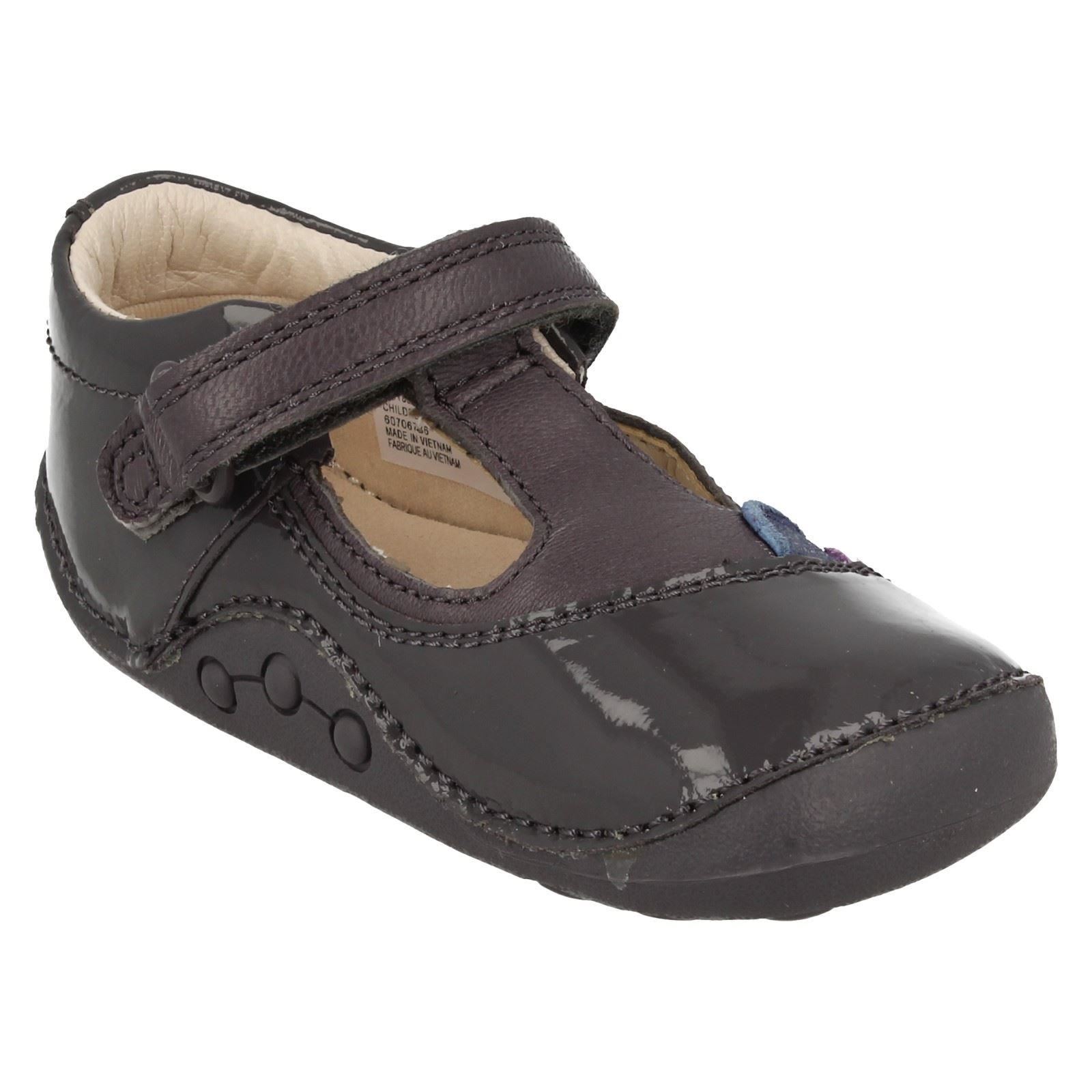 Clarks Girls Little Jam Baby Pink Leather Or Navy Patent First Shoe Cruisers Clarks Girls Little Jam Baby Pink Leather Or Navy Patent First Shoe Cruisers