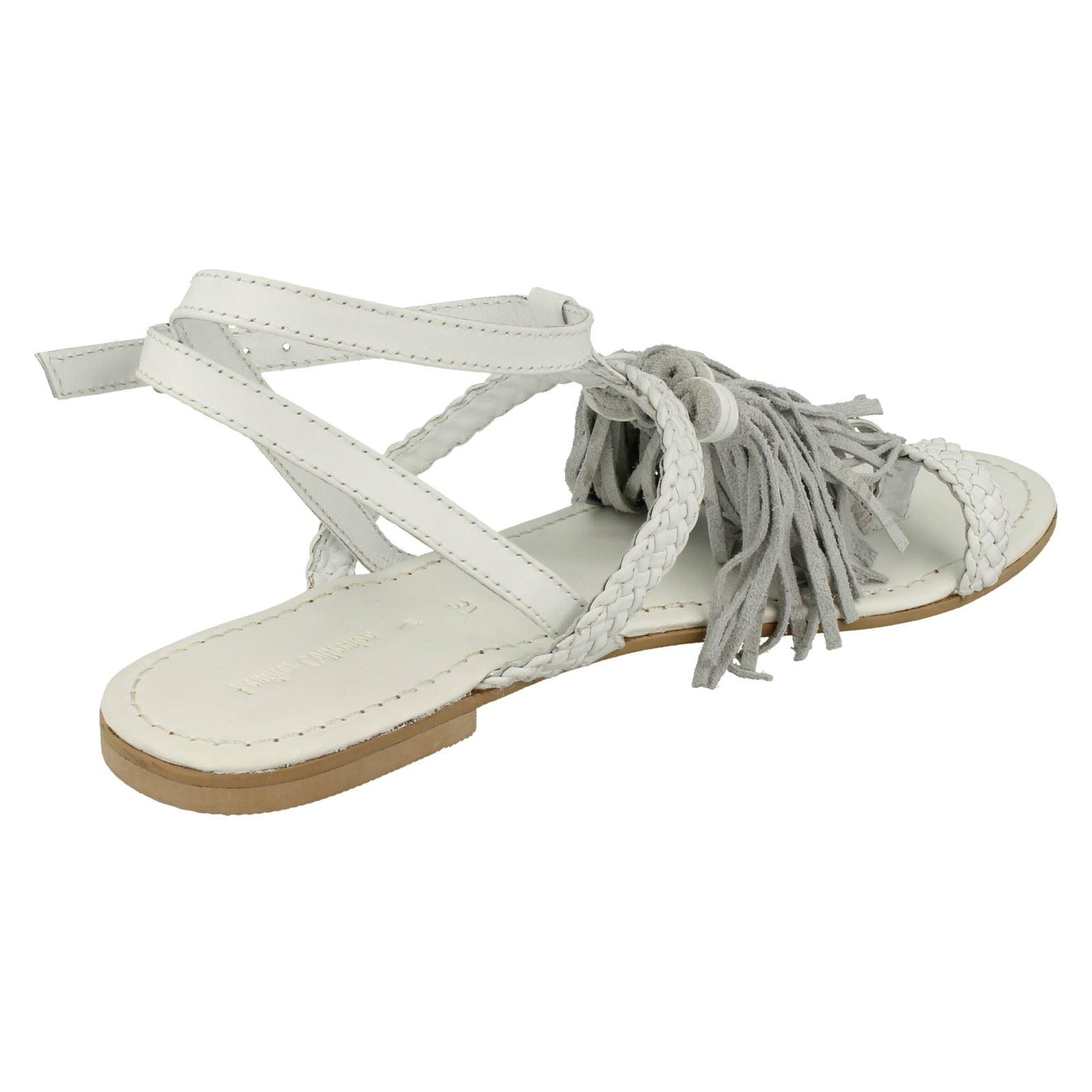 Cuero señoras de la colección Sandalias De Borla Plana