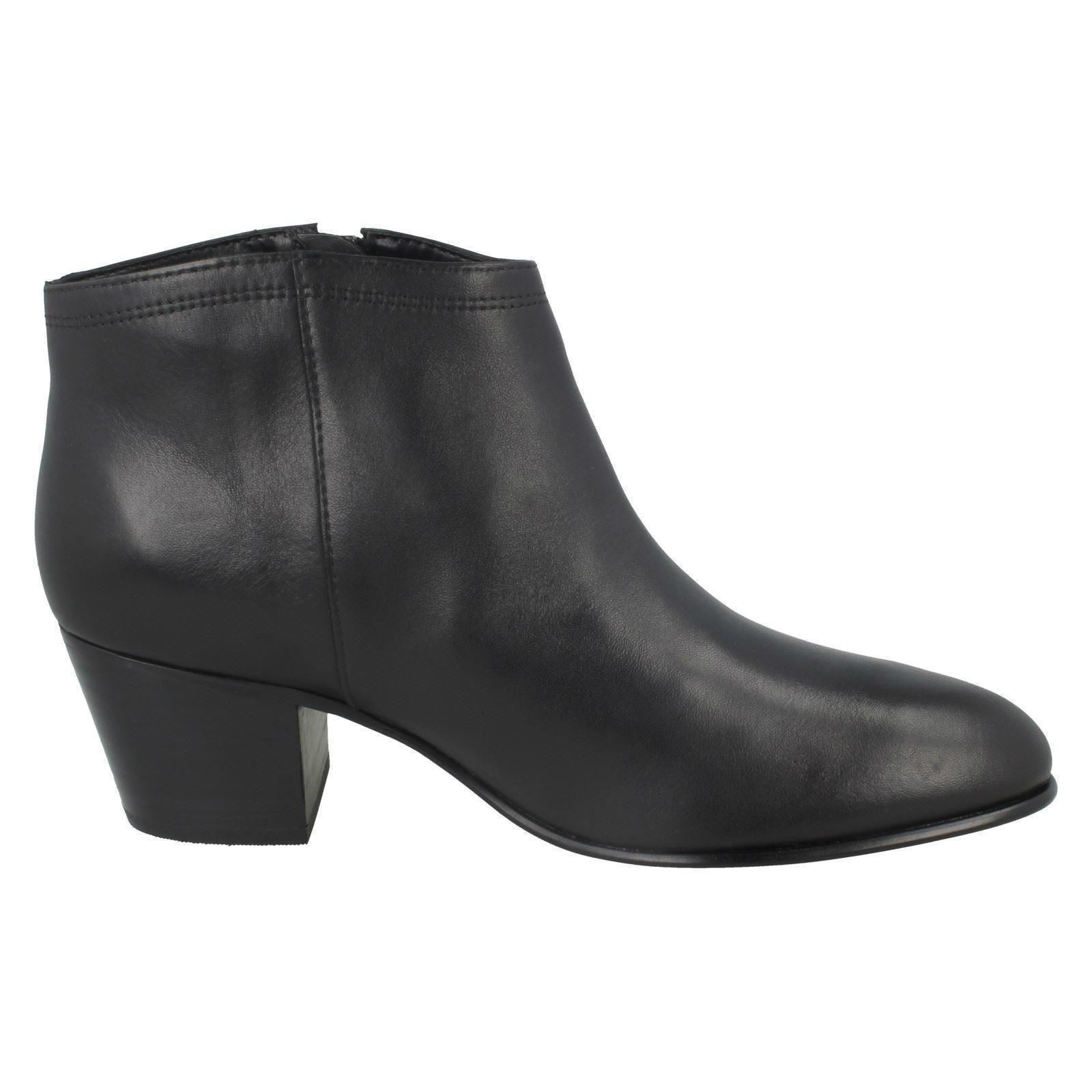 Ladies Clarks Casual Zip Up Leather Heeled Ankle Boots Maypearl Alice