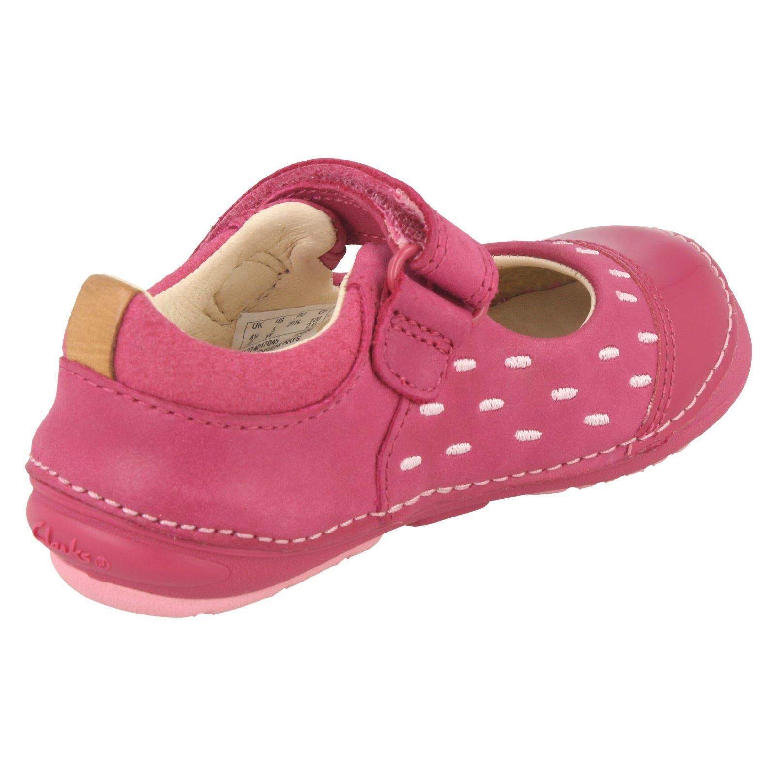 Girls Clarks First Shoes Casual Flats /'Softly Lou/'