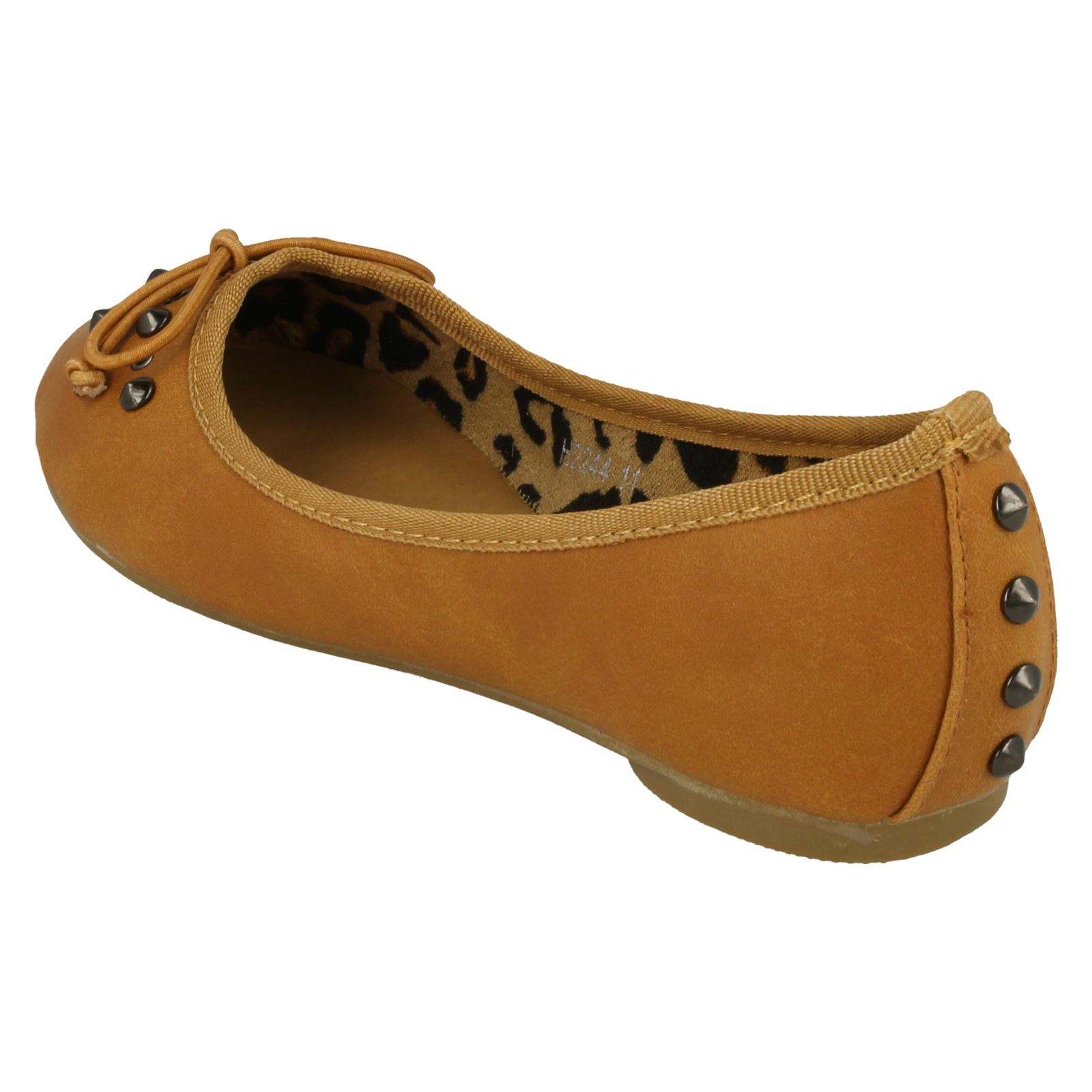 Girls Cutie Flat Ballerina Shoe With A Bow Detail Girls Cutie Flat Ballerina Shoe With A Bow Detail