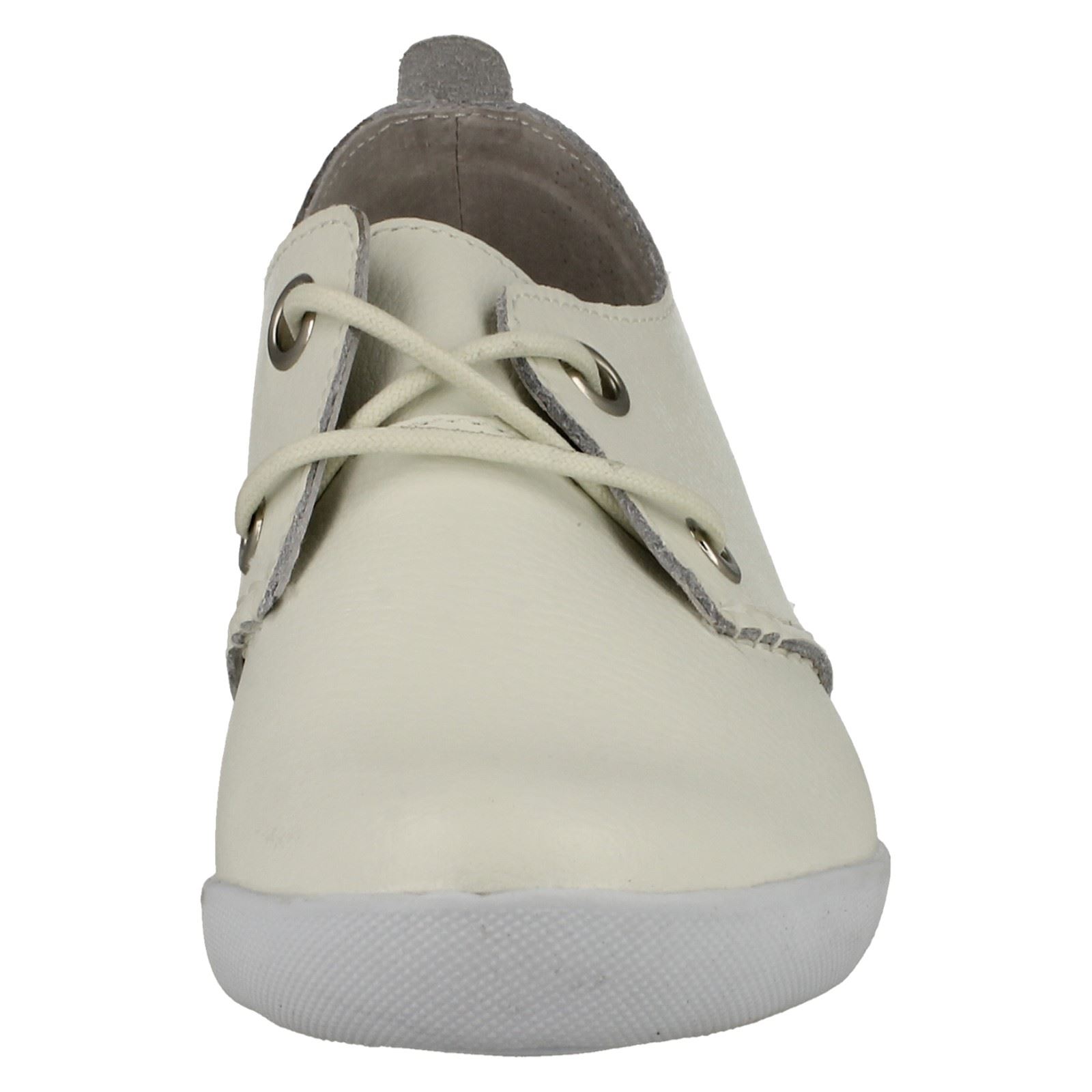 Ladies Down To Earth Flat Leather Lace Up Shoes