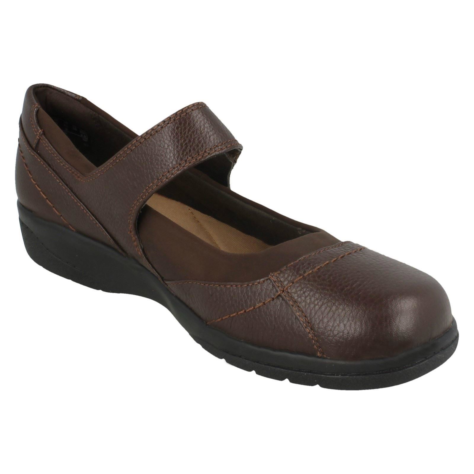 Ladies Clarks Hook And Loop Shoes Cheyn Web