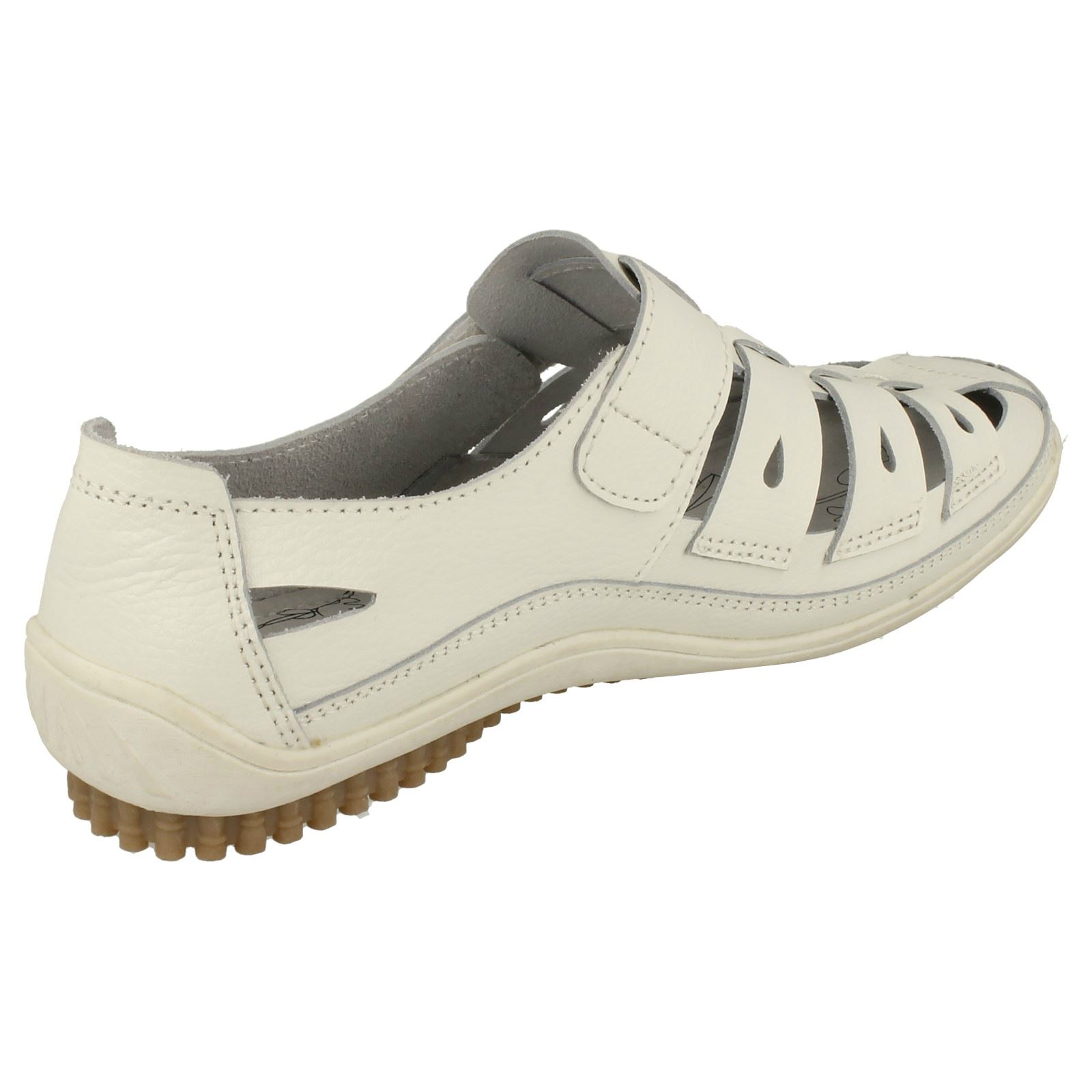 Ladies Down To Earth Flat Cut Out *Shoe*