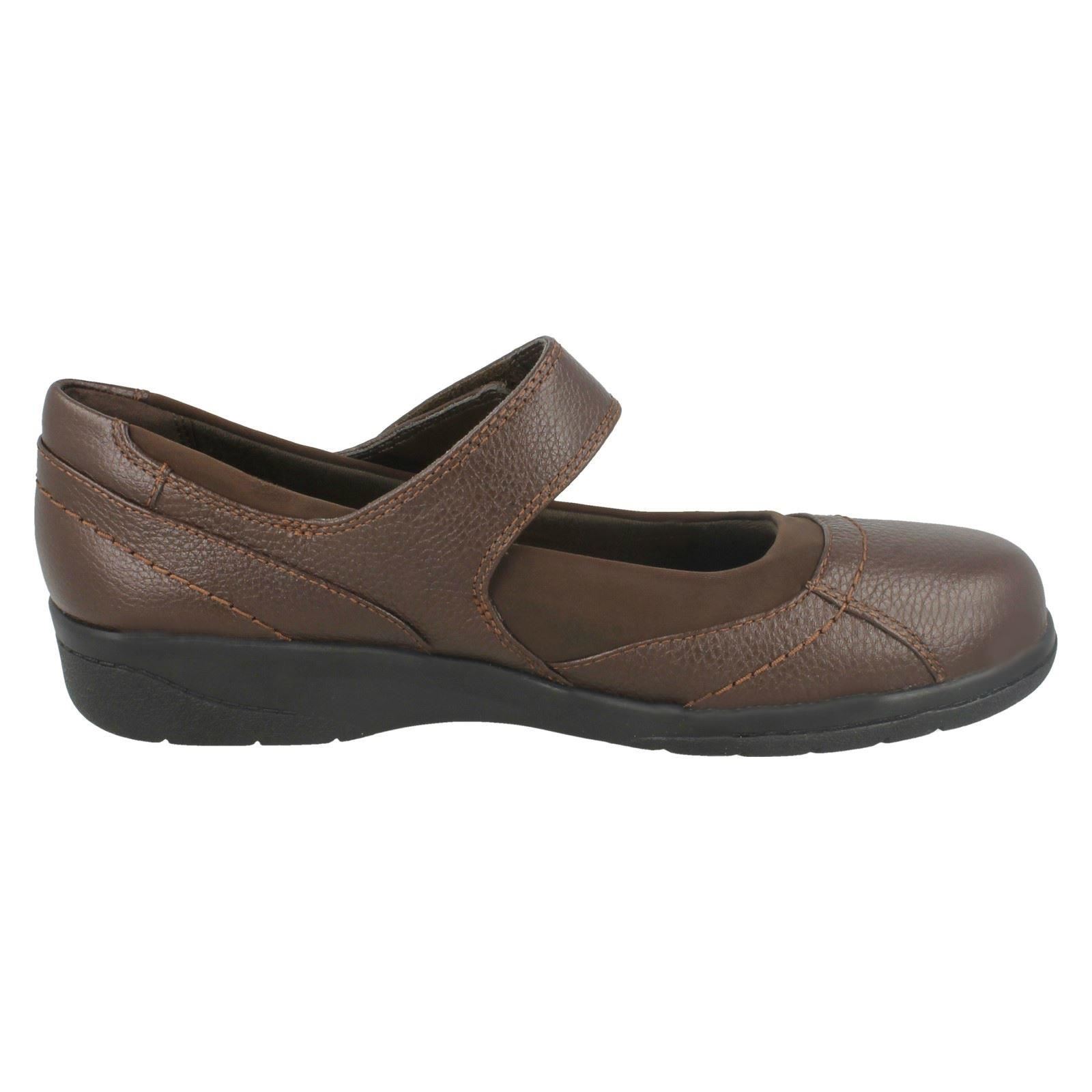 Ladies Clarks Hook And Loop Shoes Cheyn Web