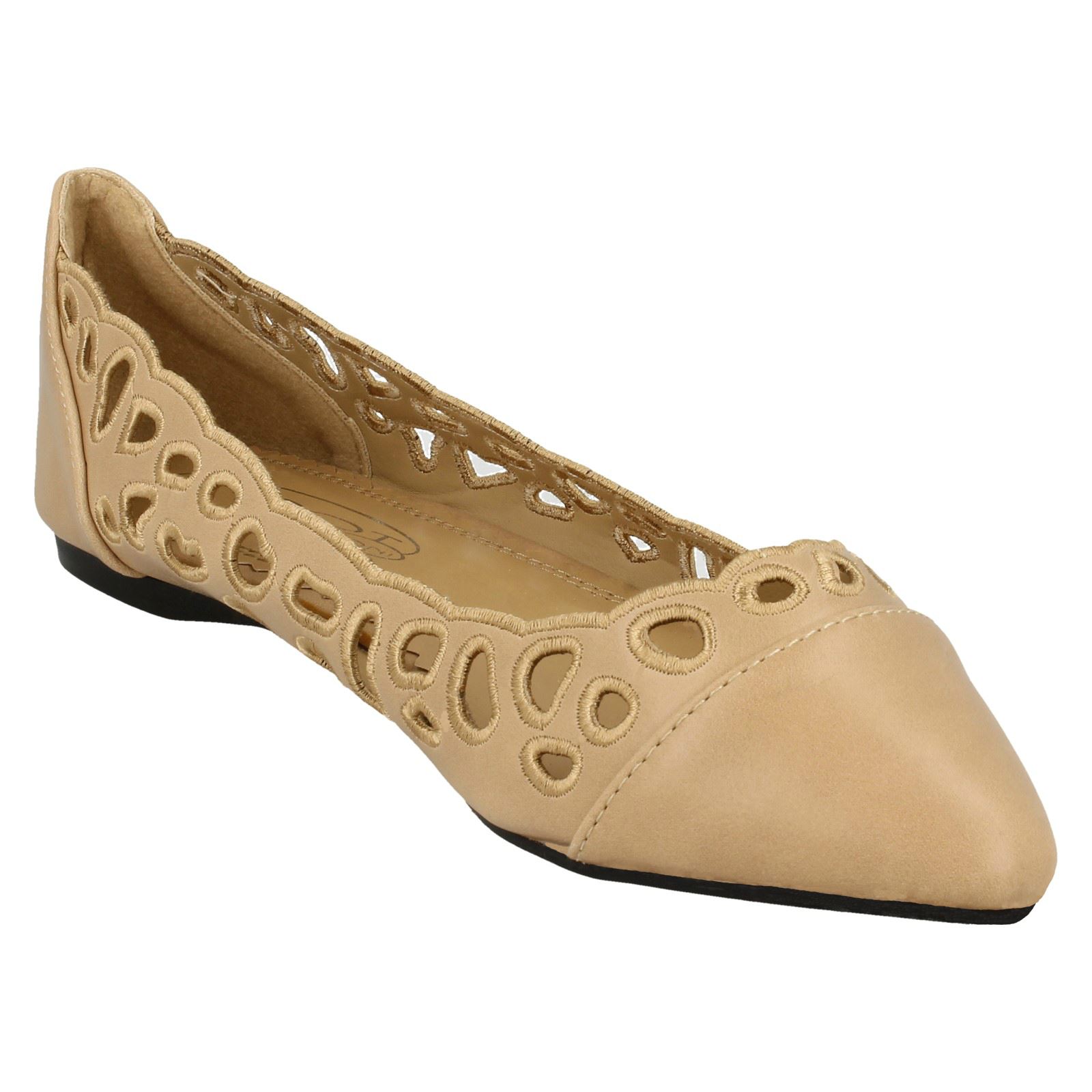 Ladies Spot On Flat Pointed Toe Cut Out /'Ballerina/'