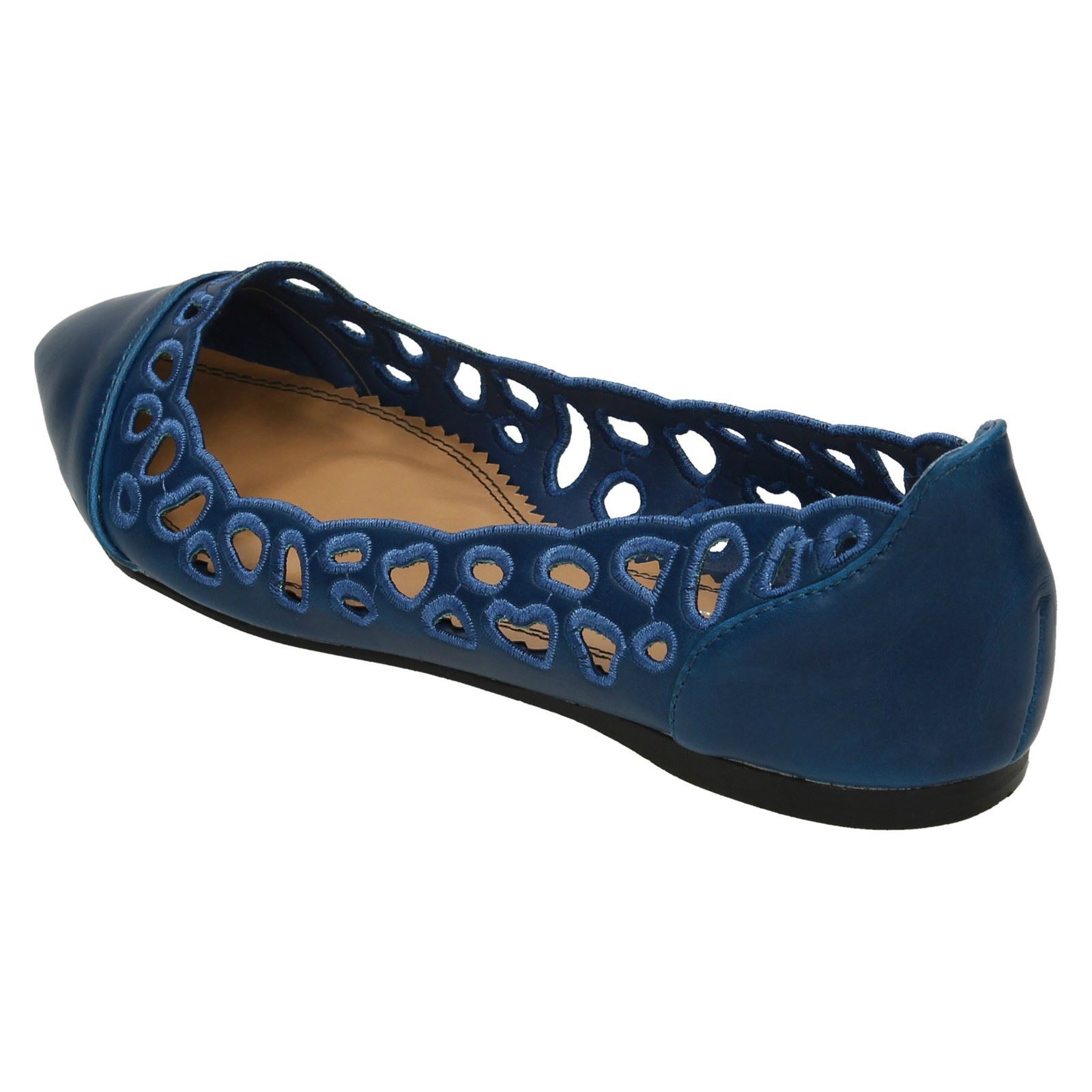 Ladies Spot On Flat Pointed Toe Cut Out /'Ballerina/'