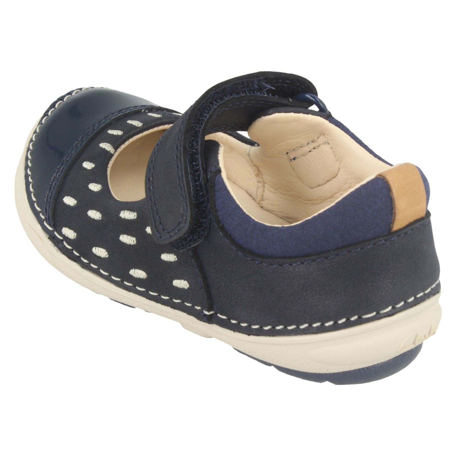 Girls Clarks First Shoes Casual Flats /'Softly Lou/'