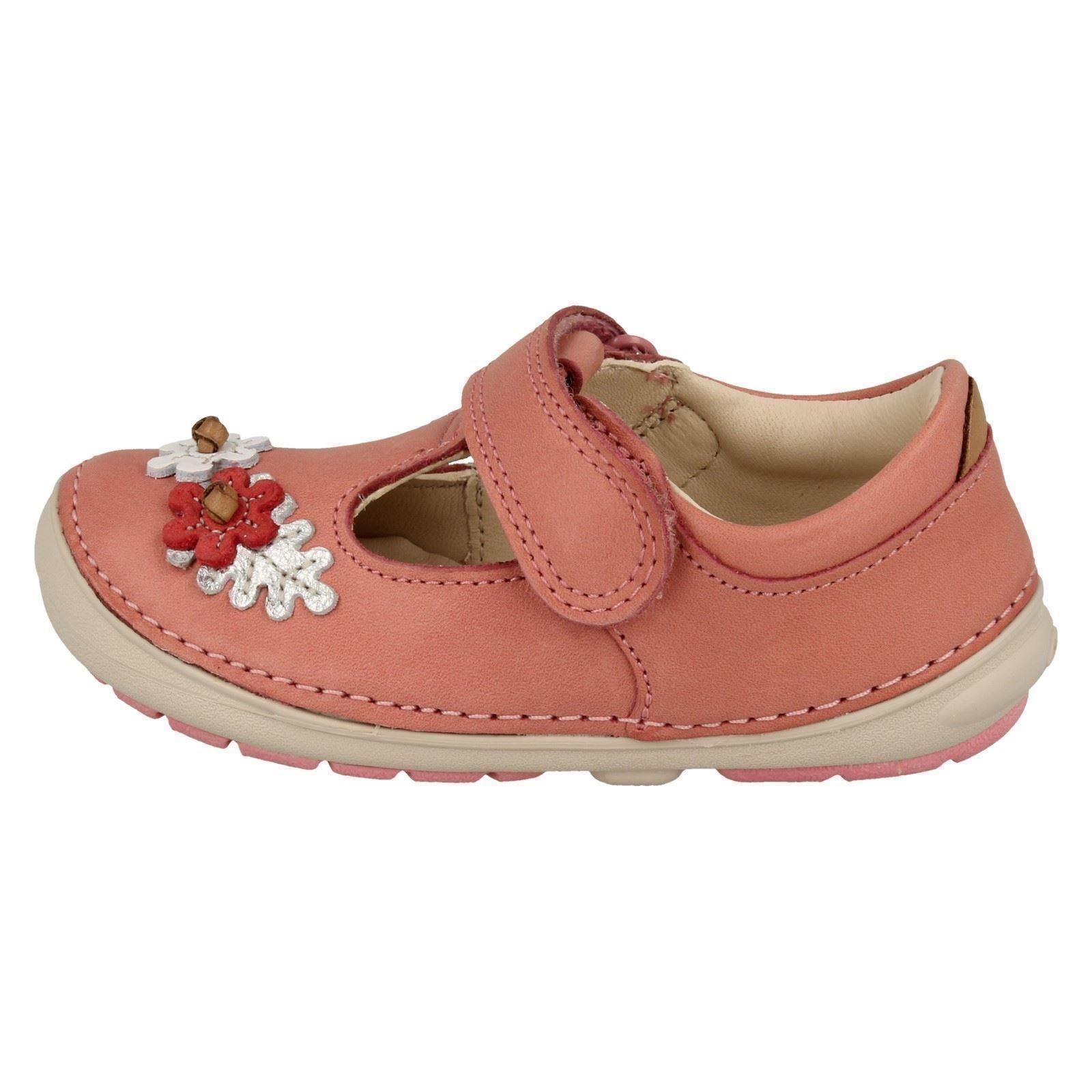 Girls Clarks First Walking Shoes /'Softly Blossom/'