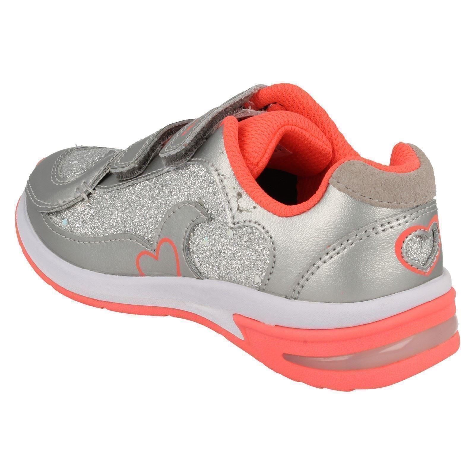 Filles Clarks Décontracté Velcro En Cuir Baskets Avec Lumières Piper Chat