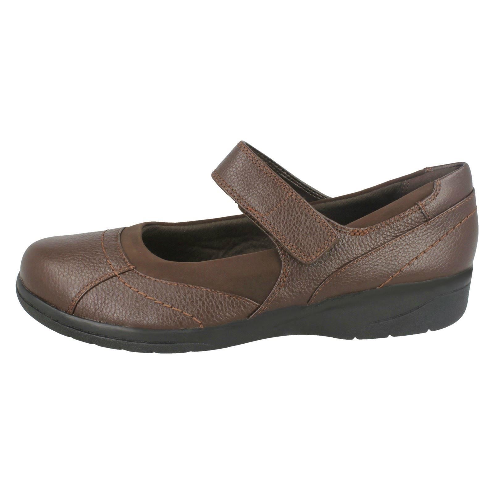 Ladies Clarks Hook And Loop Shoes Cheyn Web