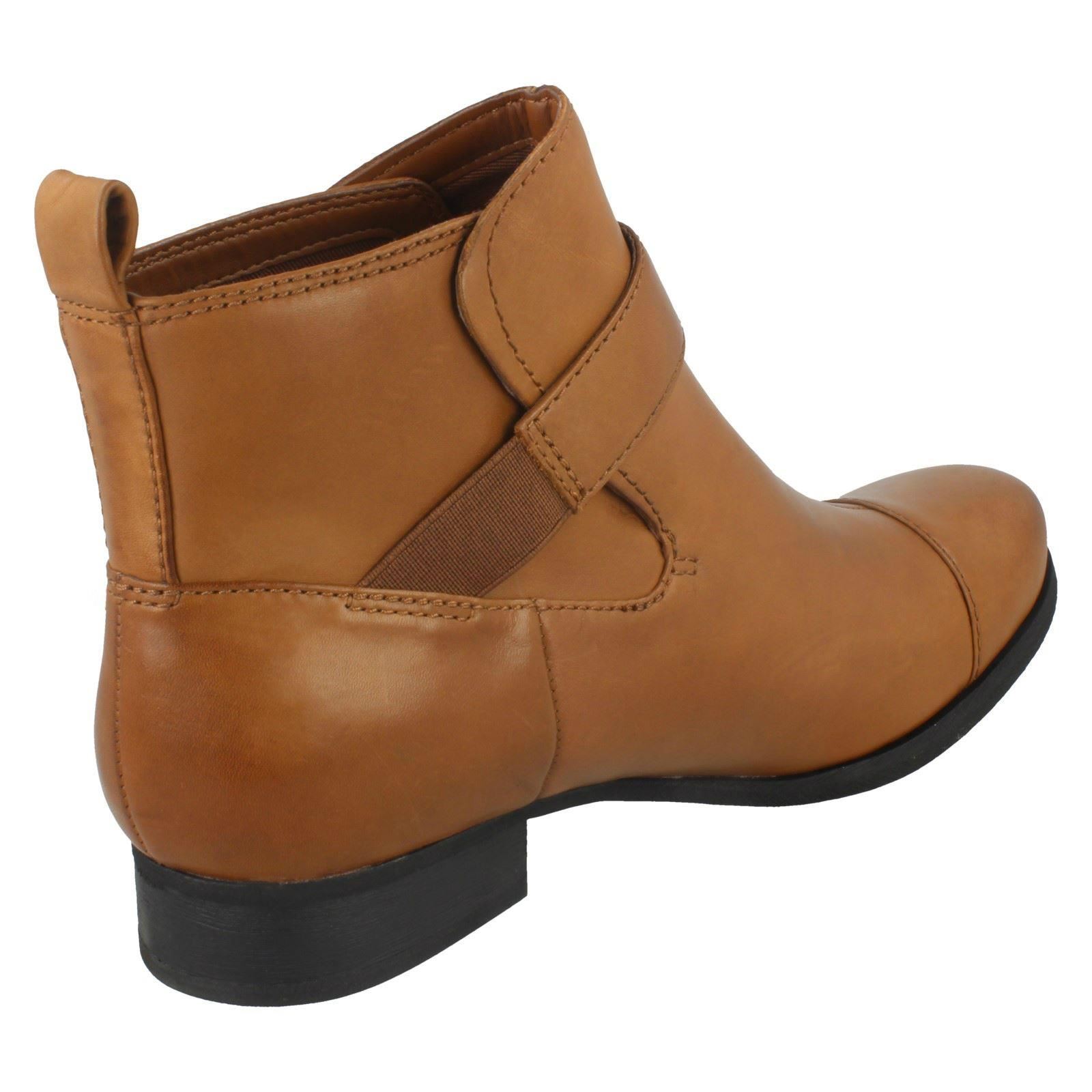 Ladies Clarks Ladbroke Magic Ankle Boots