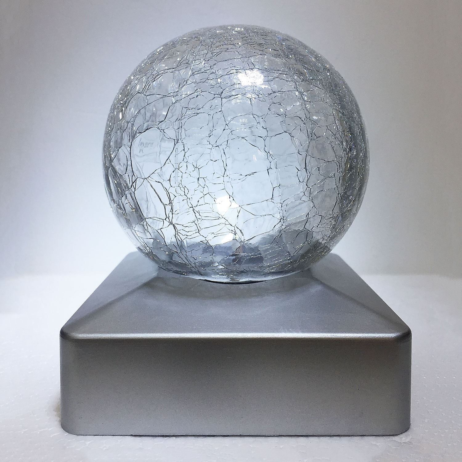 Solar Crackle Glass Ball Garden Deck Cap Square White//Colour Changing Led Lights