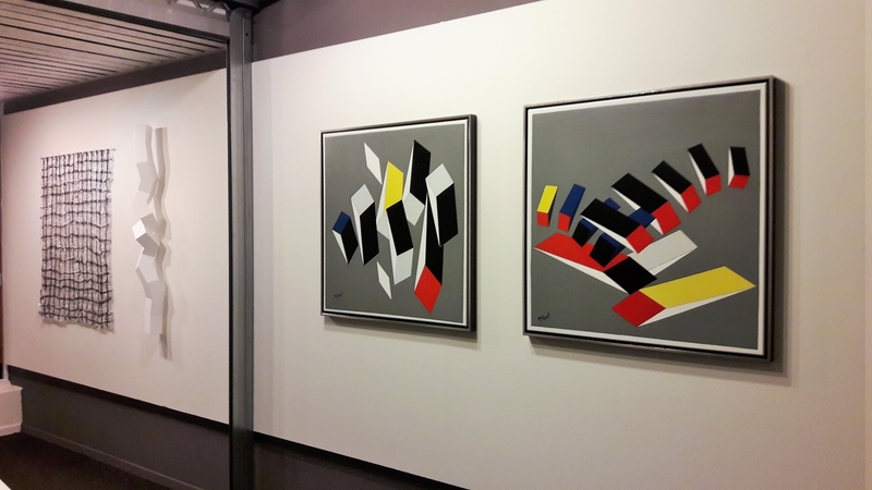 Driehoek verspreid en Gekanteld in galerie Bos Fine Art
