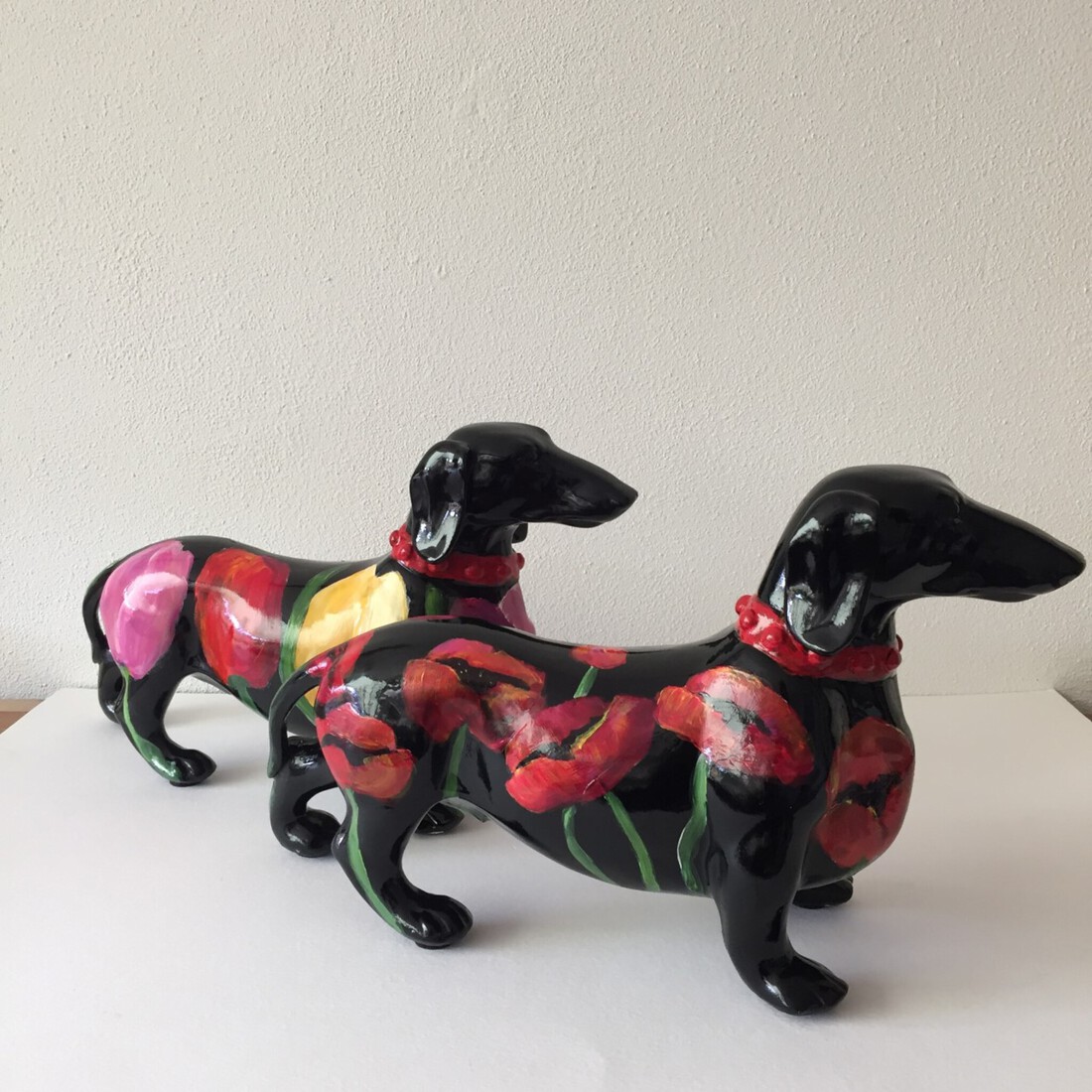 Two flower teckels