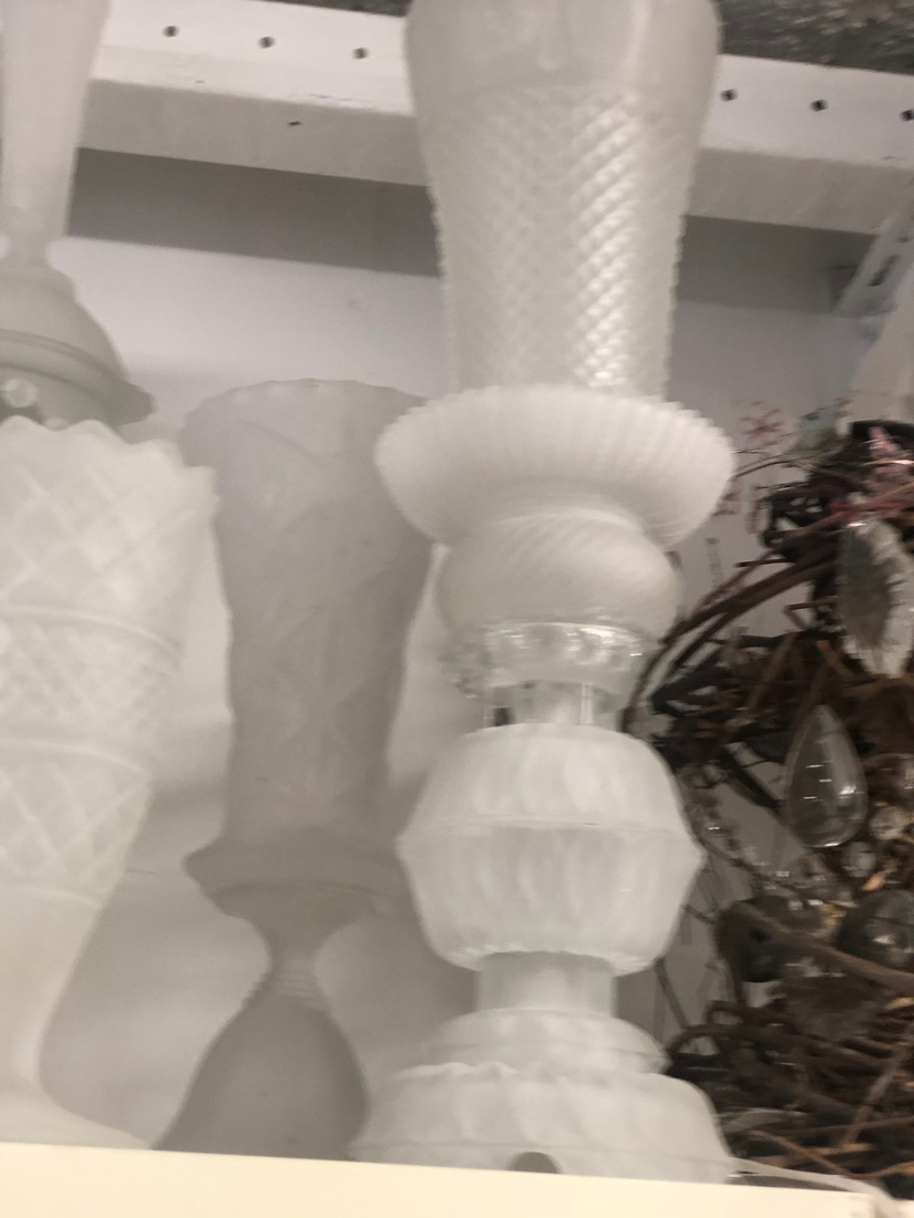 recycle vazen en kandelaars wit
