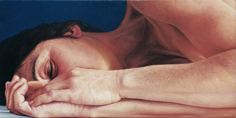 Slapende vrouw met blauwe achtergrond
