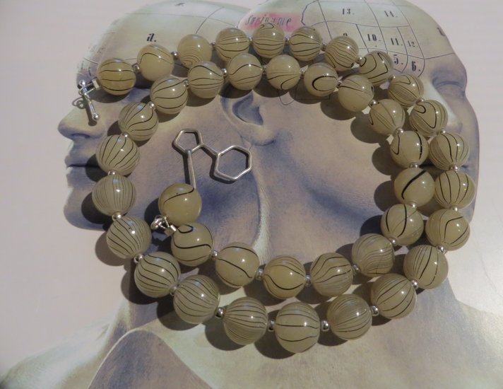 Nicotine Molecule ketting, zilver