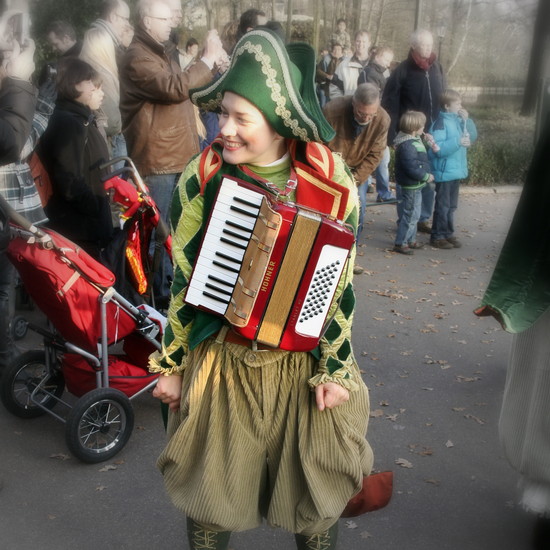 Straatartieste met accordeon