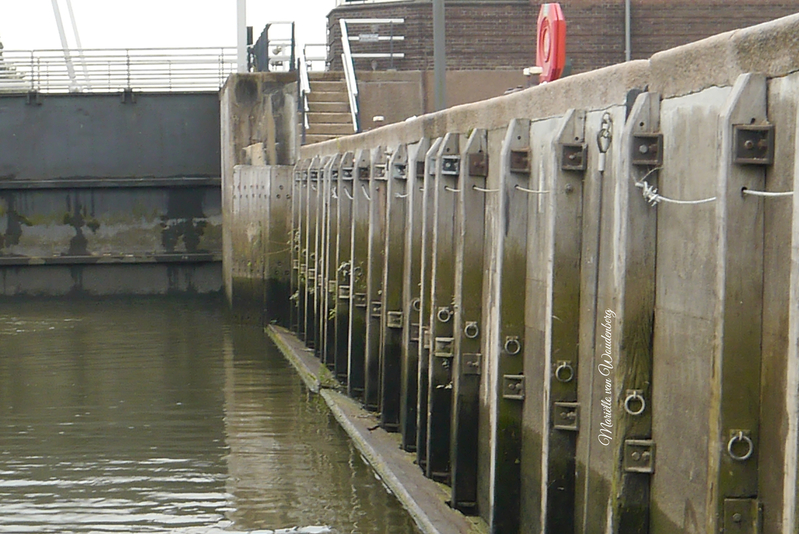 Zijkant van de sluis
