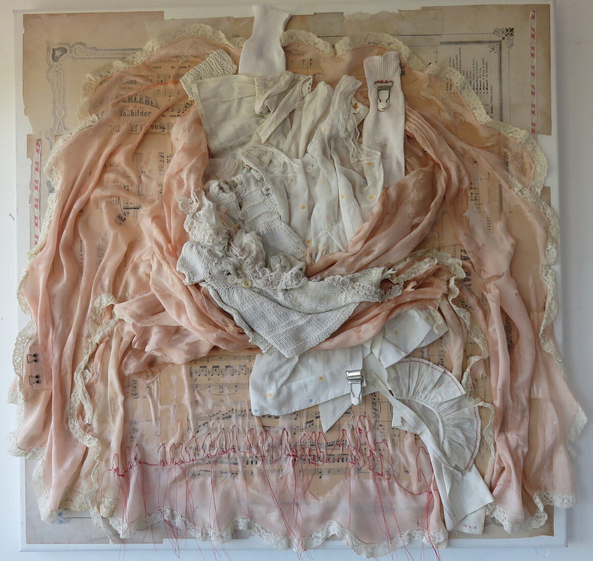 Relief in roze
