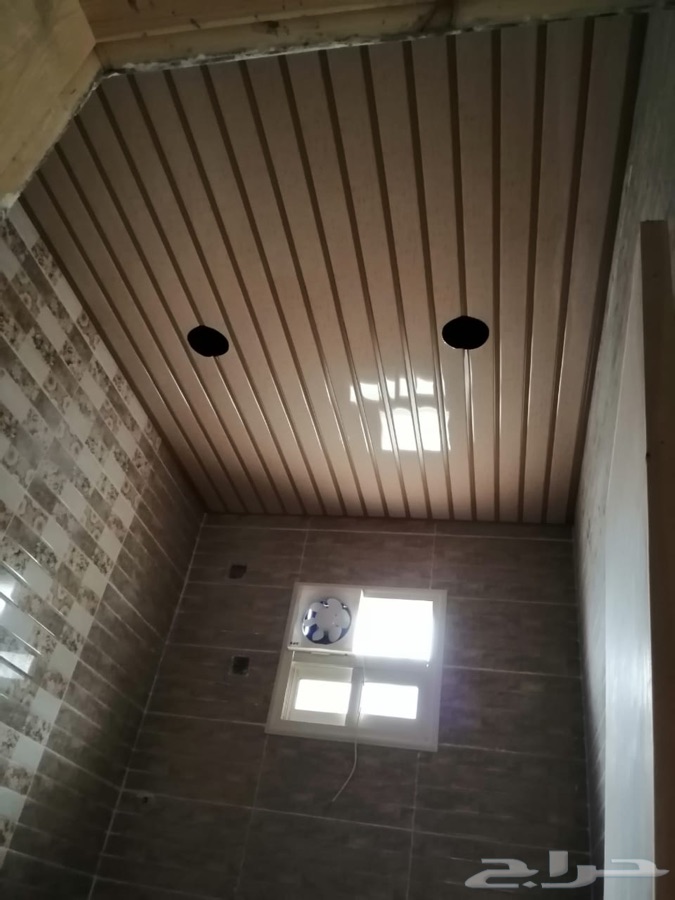 فني ديكور شرايح المونيوم باركيه