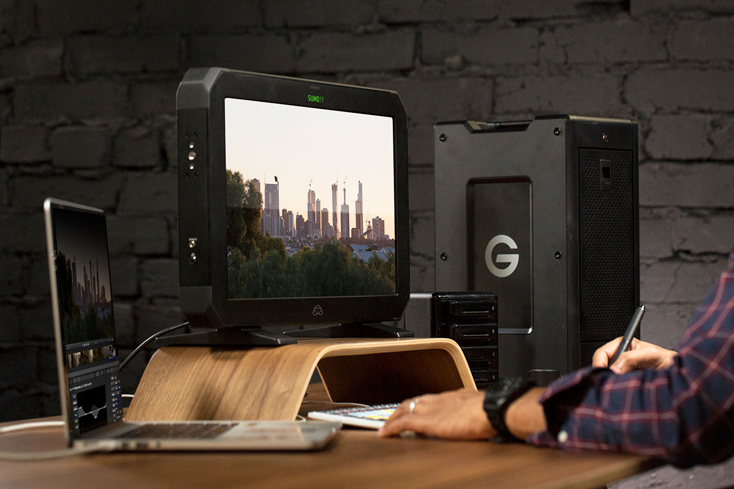 VIDEO: Atomos Sumo19 ISO recording demo by CEO Jeromy Young