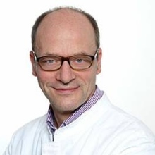 Bernhard M. Brinkmann, Mund-Kiefer-Gesichtschirurg Hamburg