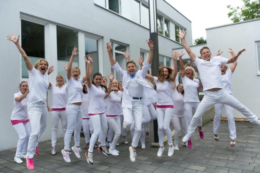 Gemeinschaftspraxis für Zahnmedizin & Kieferorthopädie Dres. Hillgärtner & Dr. Kramer -1