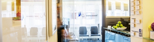 Zentrum für Zahnmedizin Neusser Straße Dr. Markus Beckers Dr. Felix Krahforst -1
