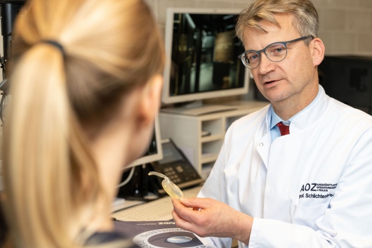 AOZ Augen-OP Zentrum + Praxis Heidelberg Prof. Dr. Frank Schlichtenbrede Augenlaserzentrum LASIK SMILE pro-1