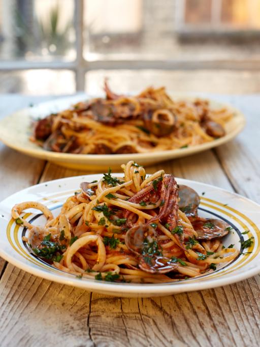 Spicy spaghetti vongole Jamie Oliver Food Jamie Oliver (UK)