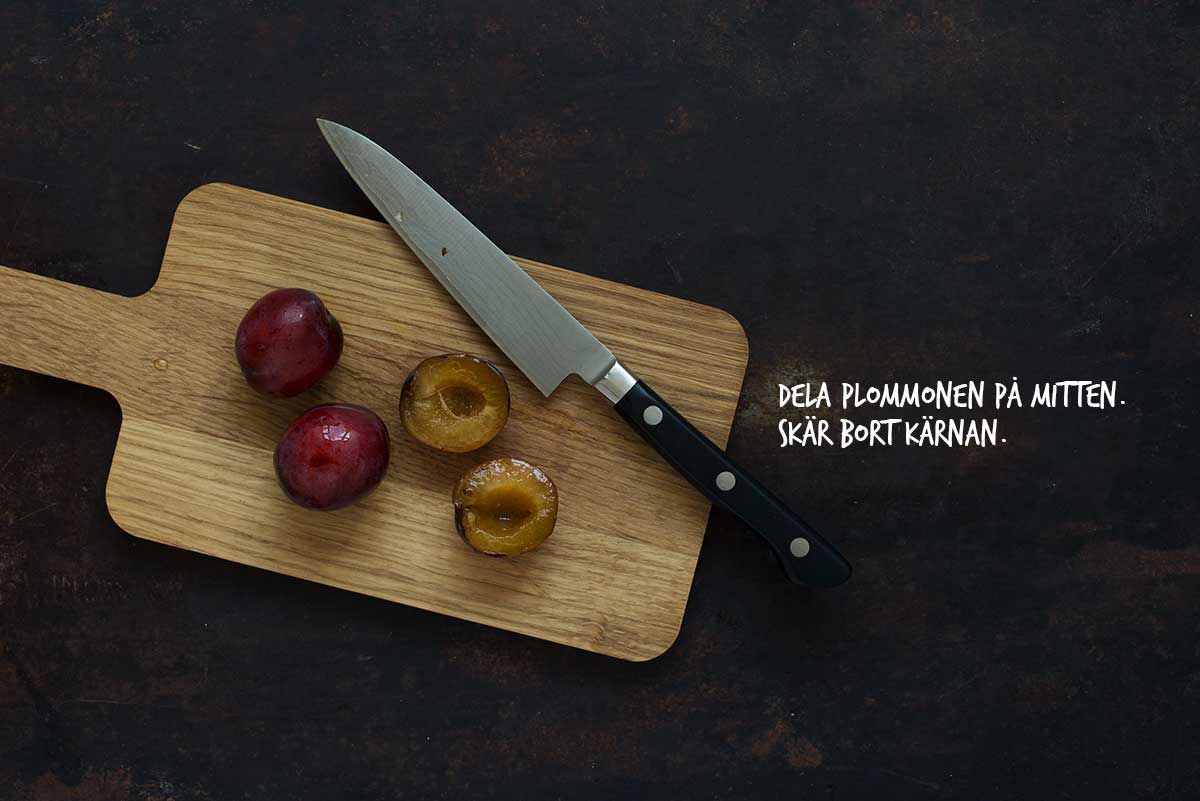 Recept: Havregrynsgröt med mandelmjölk och bakade plommon | Frk. Kräsen