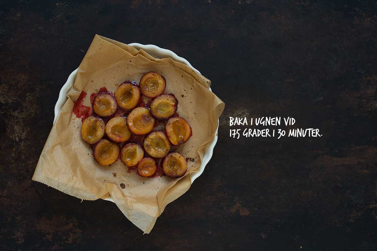 Recept: Havregrynsgröt med mandelmjölk och bakade plommon | Frk. Kräsen