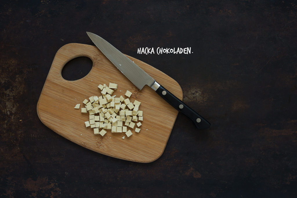 Recept: Crumble med röda vinbär och vit choklad | Frk. Kräsen