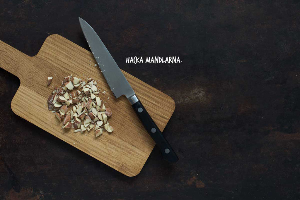 Recept: Crumble med röda vinbär och vit choklad | Frk. Kräsen