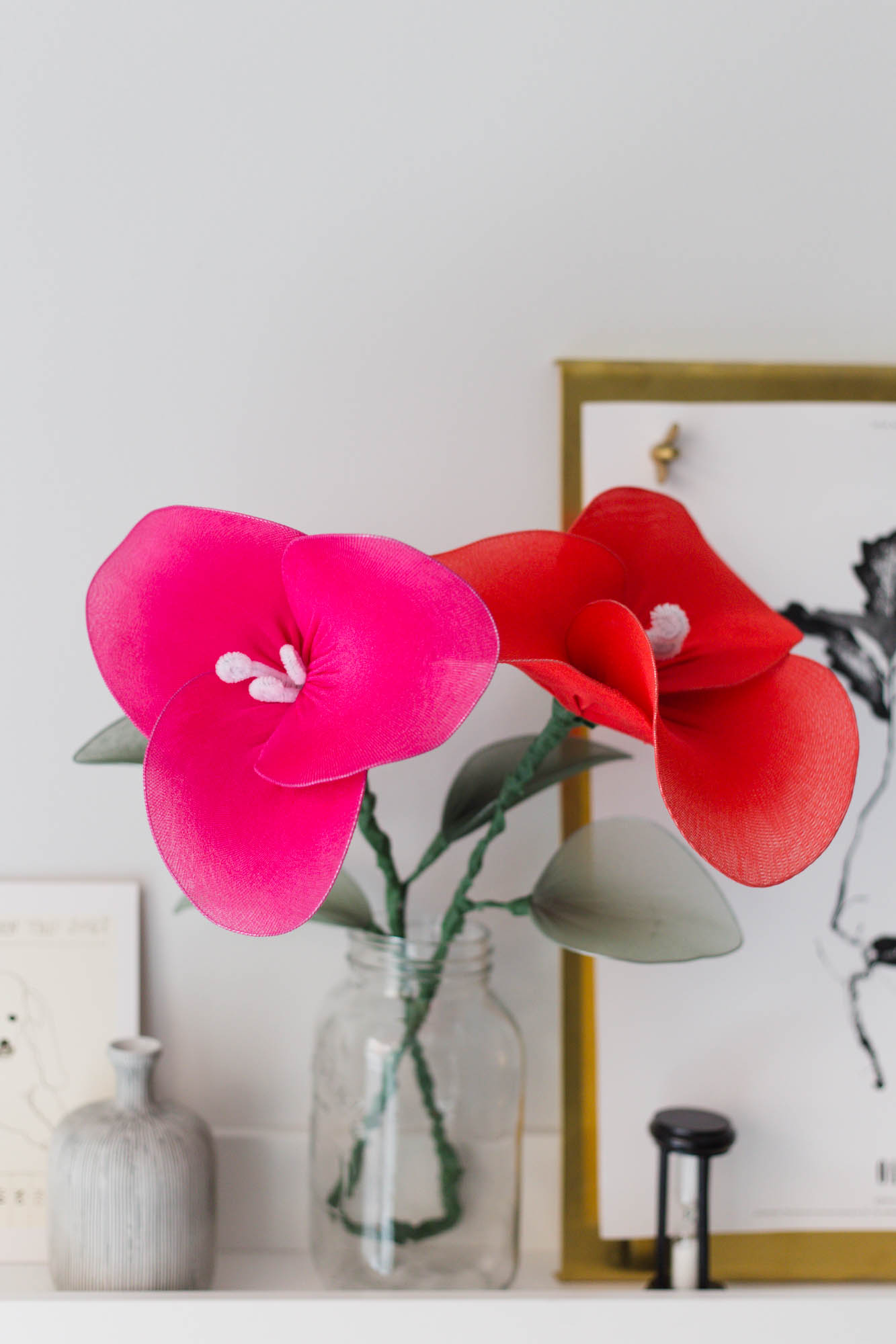 Alla hjärtans dag-pyssel – Stora blommor av ståltråd och strumpbyxor