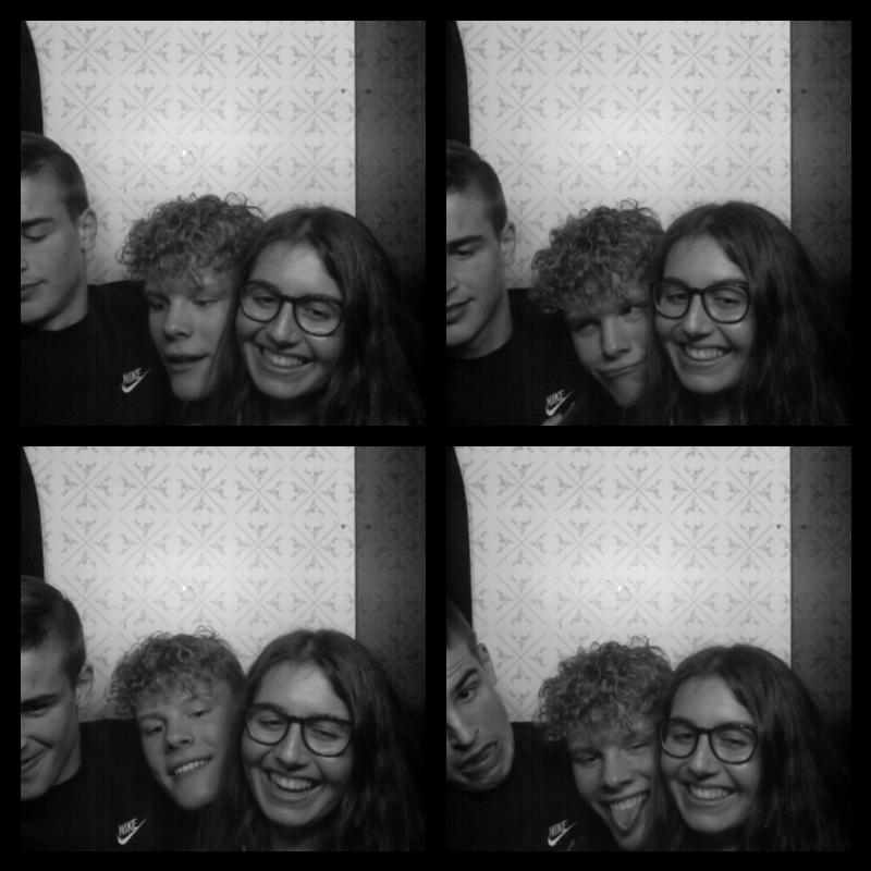 Photomat 19.04.2019 00:46:52